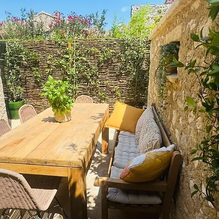 Bed & Breakfast Mas Notre Dame 3*