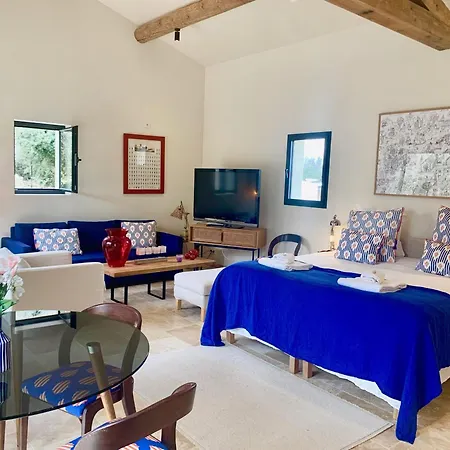 Mas Notre Dame Bed & Breakfast